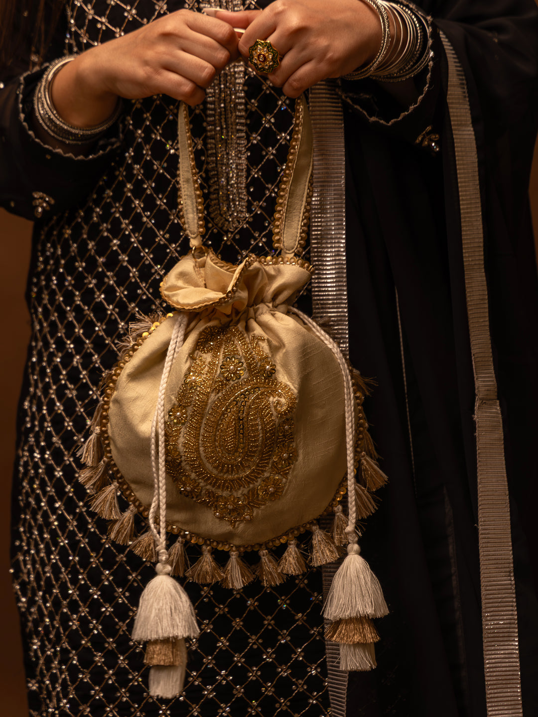Gulzaar potli bag - Off white - Suave Bags  #